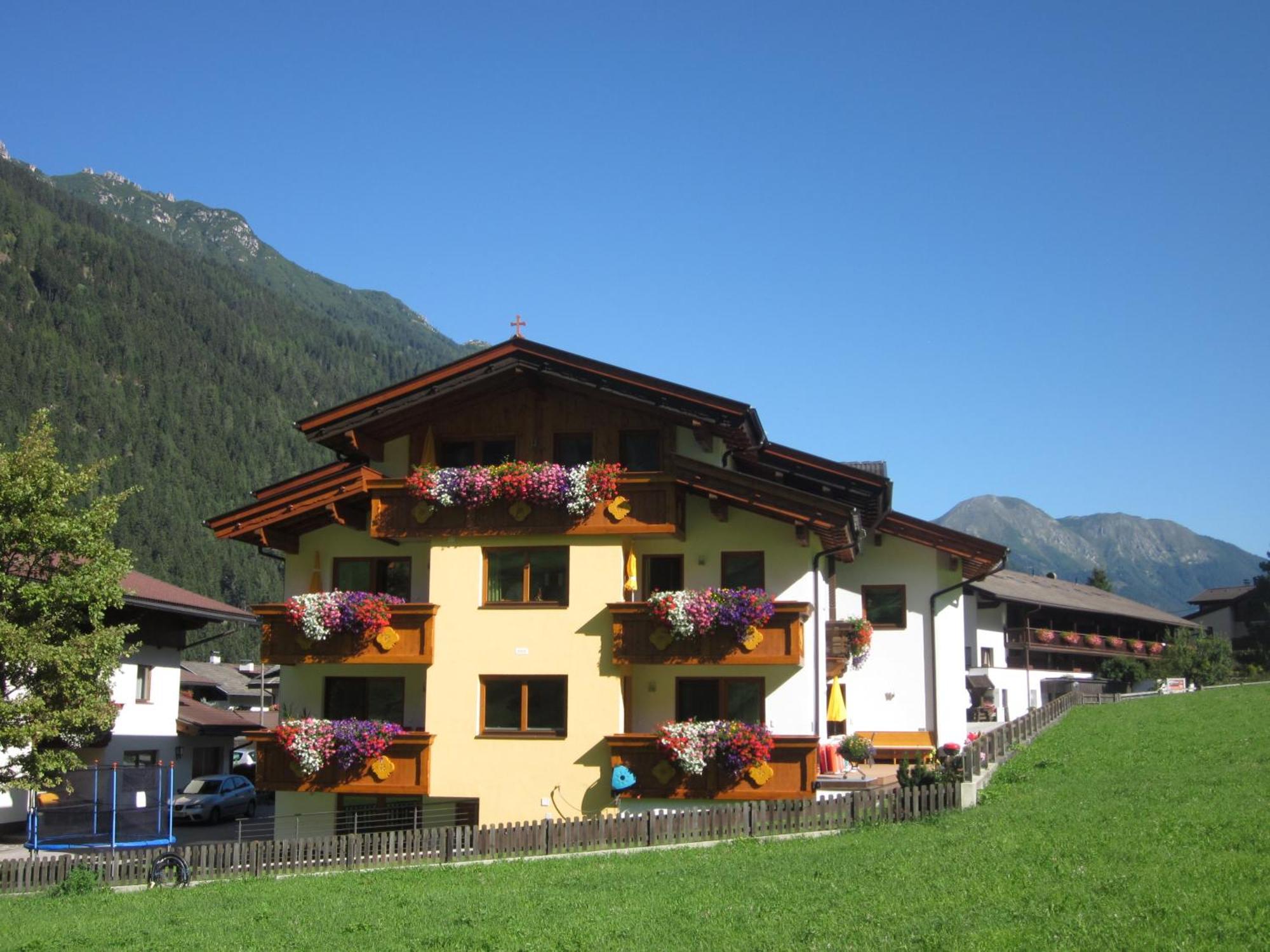 Ferienwohnung Haus Rosmarie Neustift im Stubaital Exterior foto